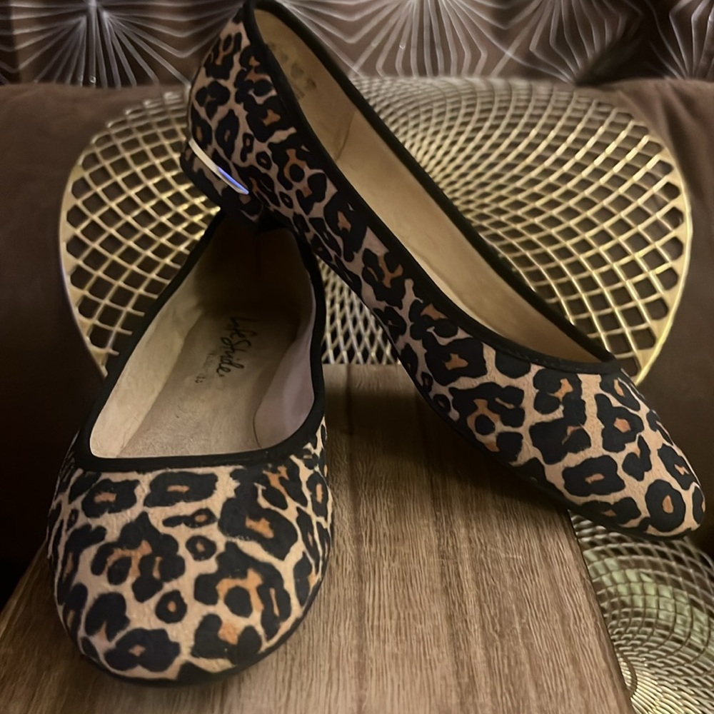 Leopard Print Ballet Flats - Picture 5 of 5